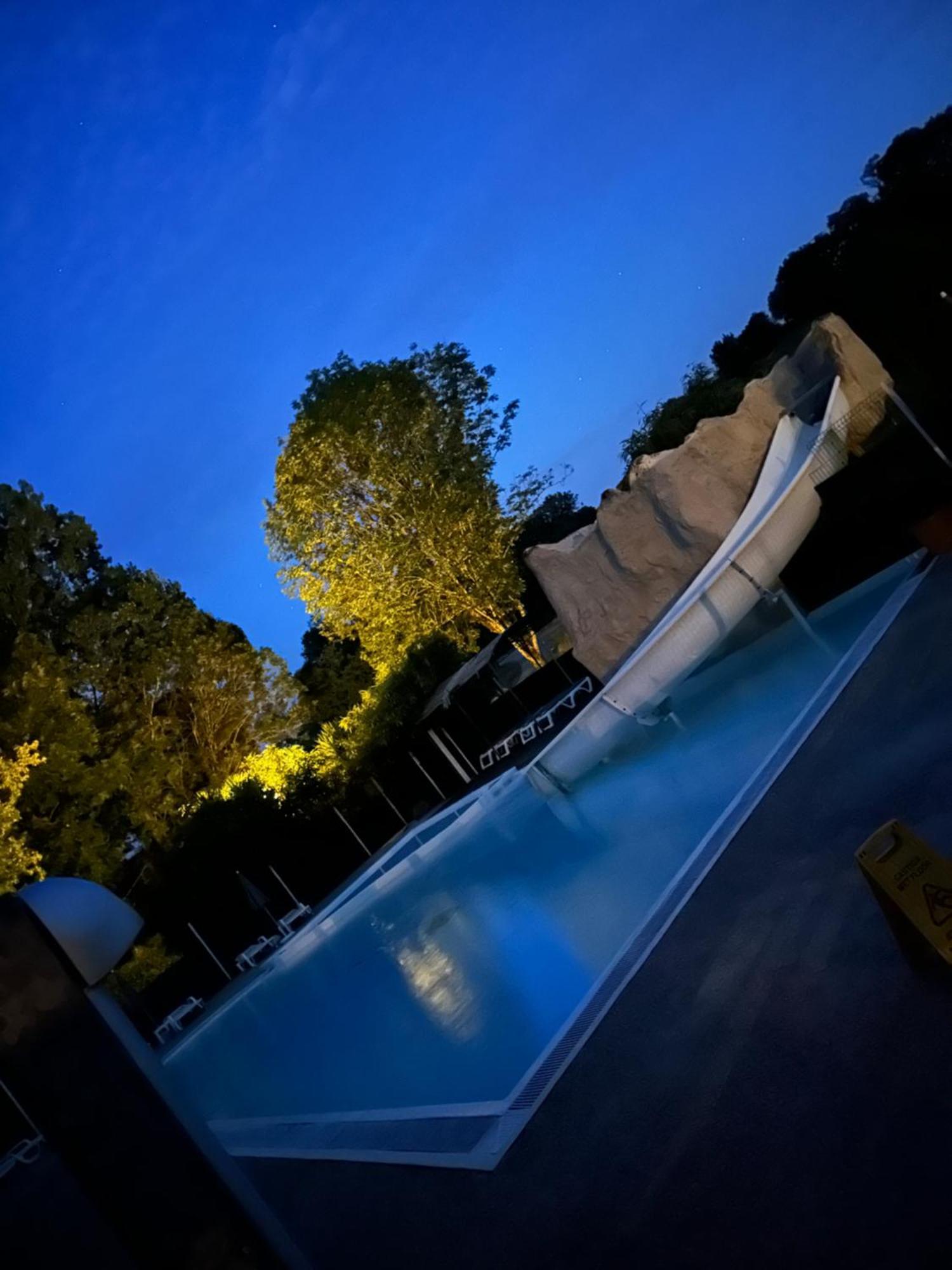 Chalet Simple Au Camping L'Etruyere Au Lac La Tardiere Zewnętrze zdjęcie