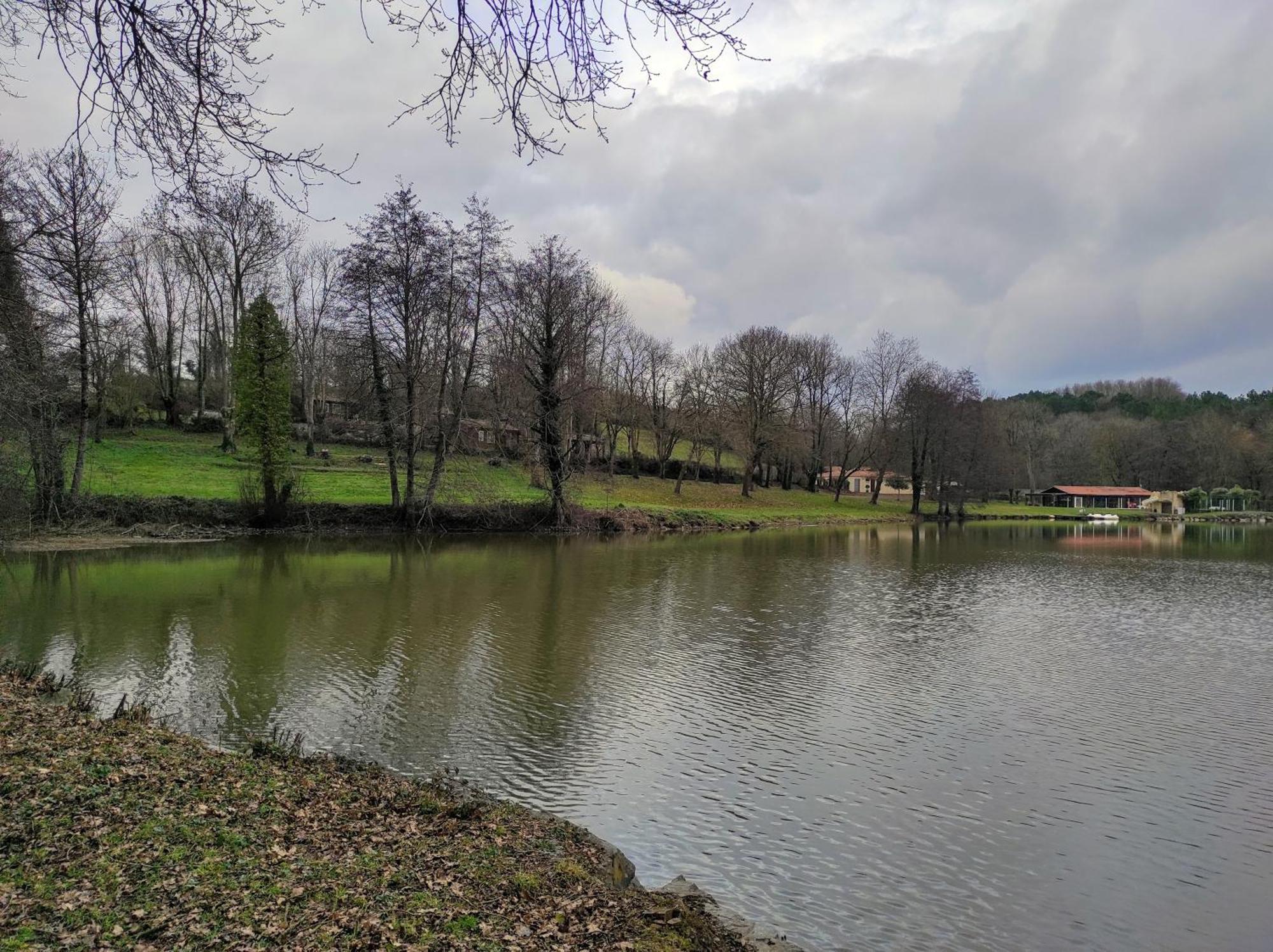 Chalet Simple Au Camping L'Etruyere Au Lac La Tardiere Zewnętrze zdjęcie